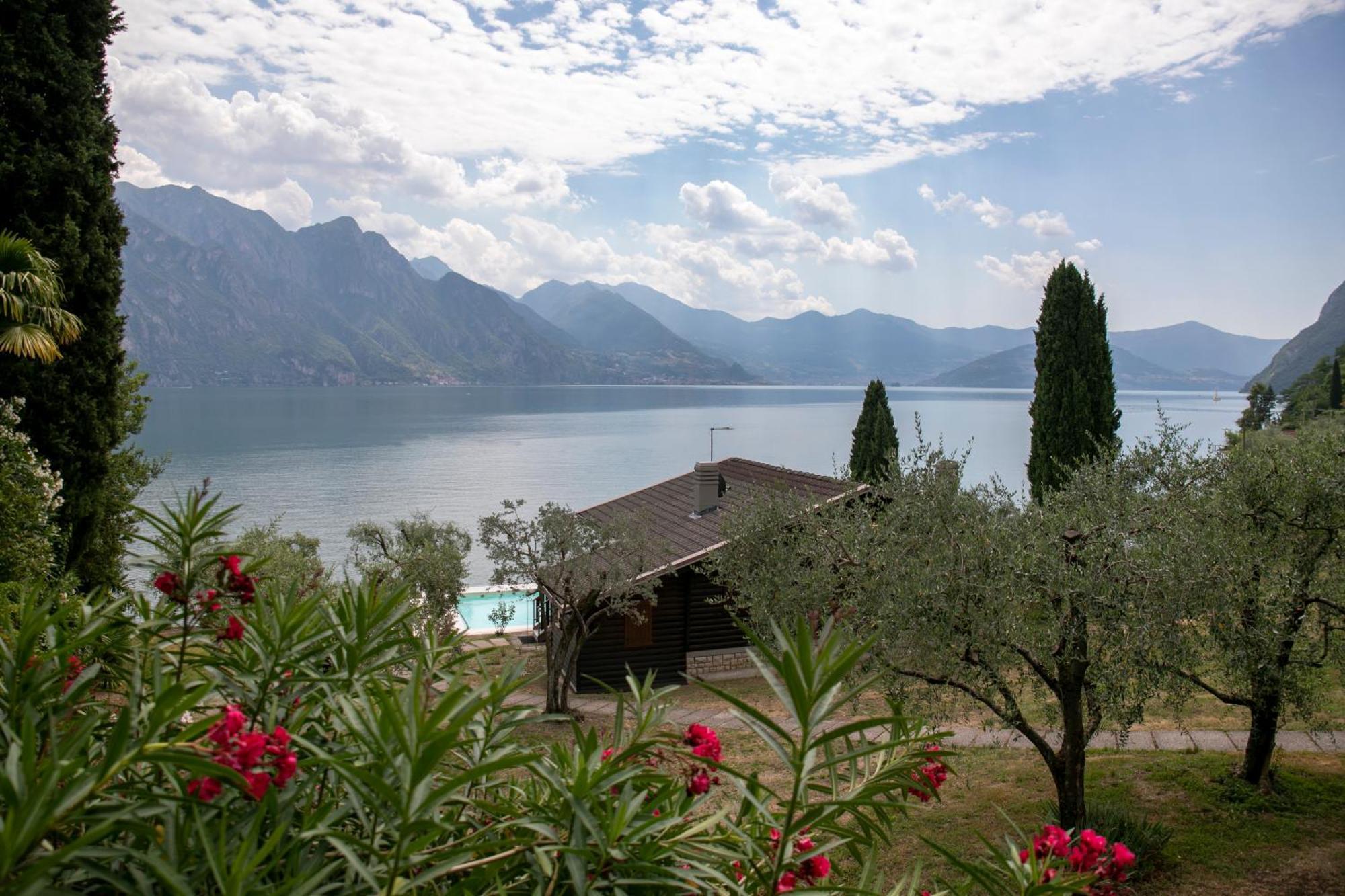 IseoLakeRental - Villa Alessandra Riva di Solto Exteriör bild