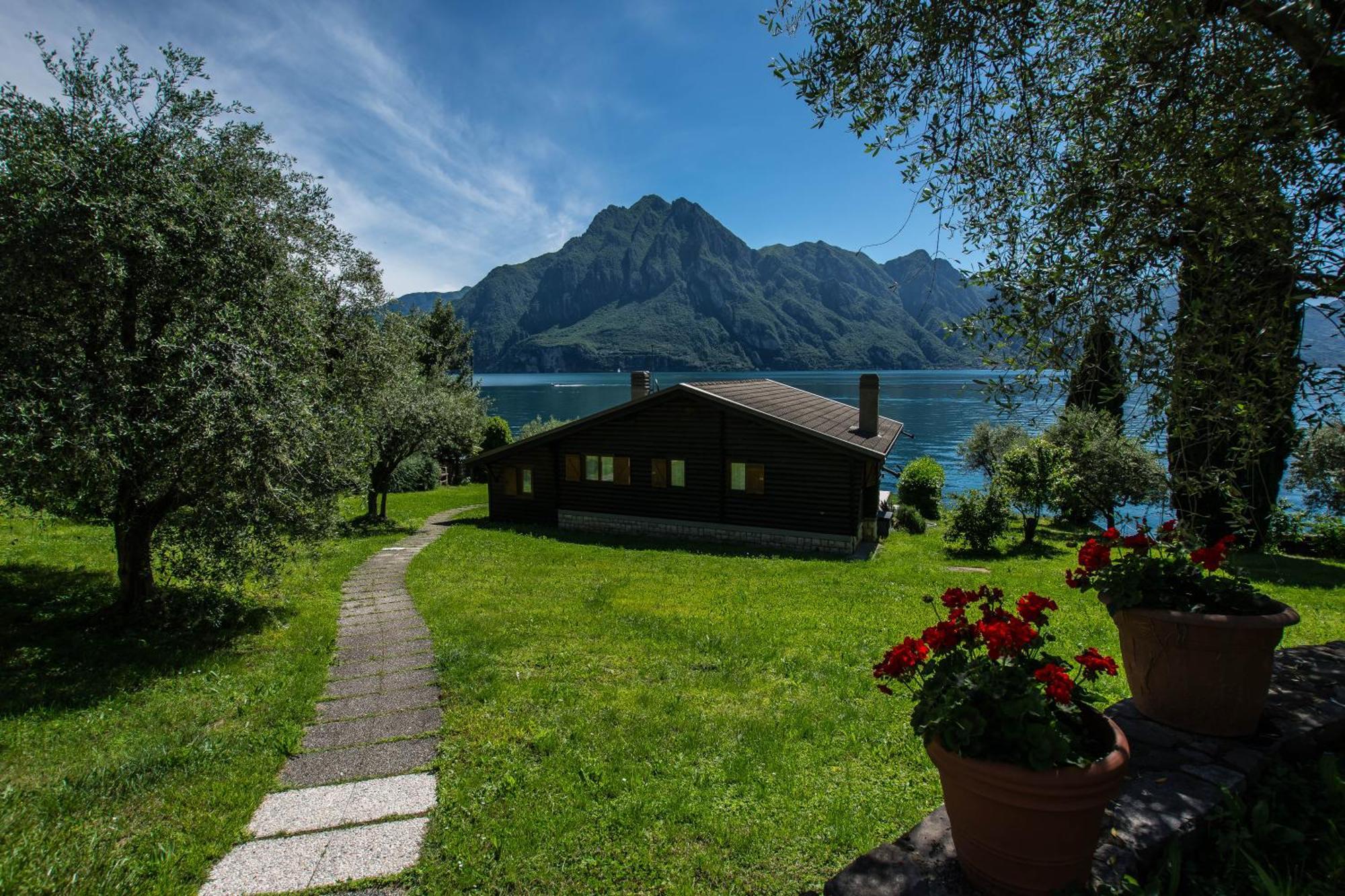 IseoLakeRental - Villa Alessandra Riva di Solto Exteriör bild